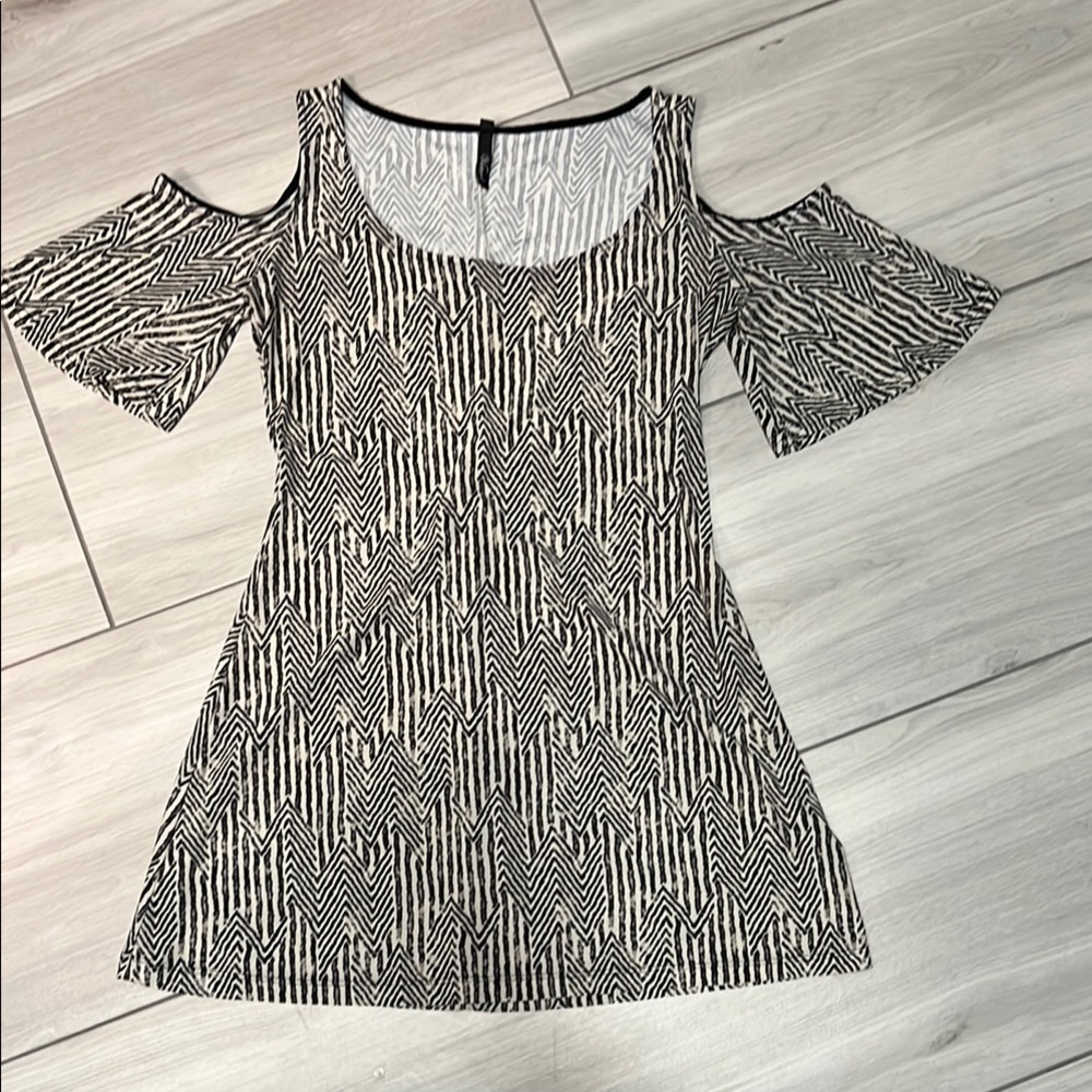 Stylish Black and White Patterned Dress